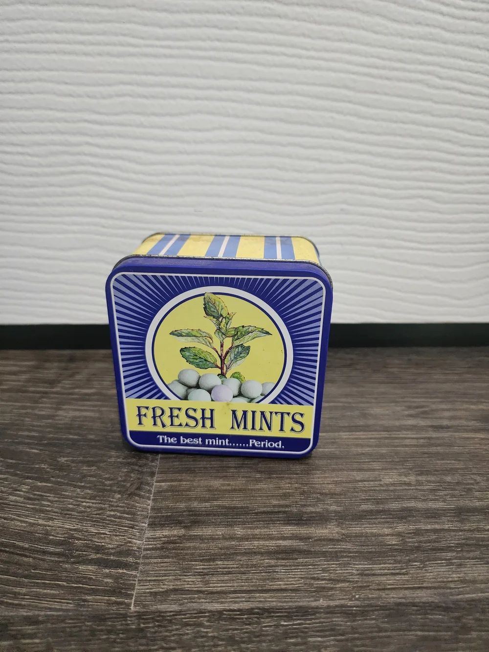 Vintage-Inspired Assorted Candy & Snacks Tin Set - Yellow, Red, Blue